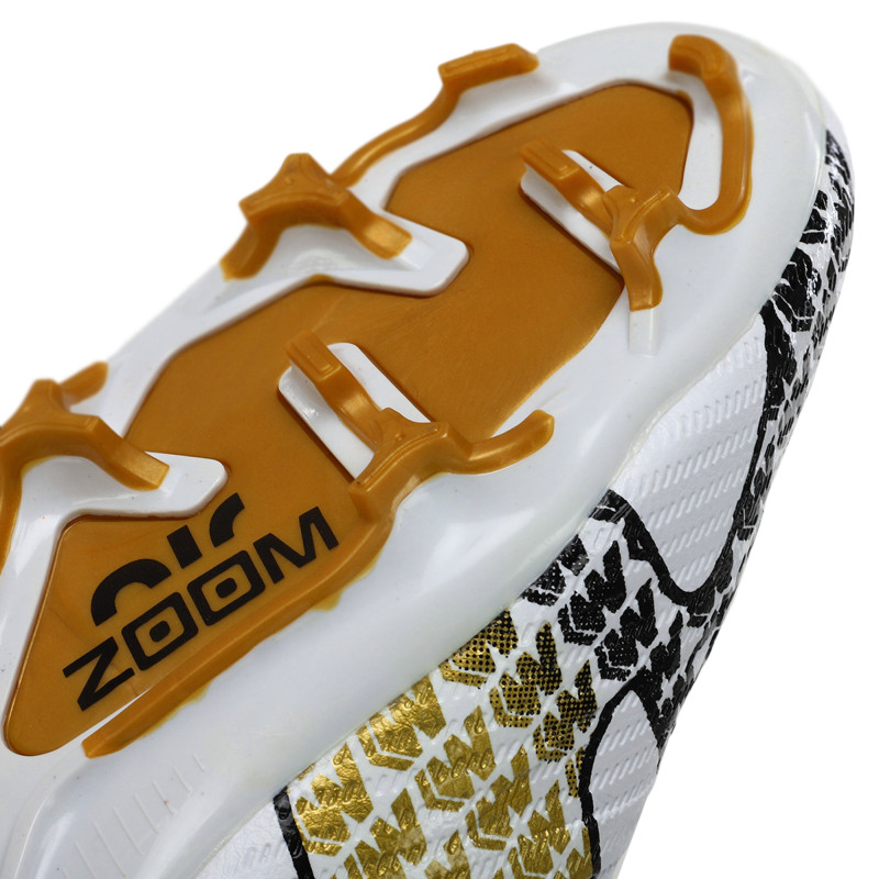 Бутси футбольні з носком ZOOM 220918B-3 розмір 40-45 білий-чорний-золотий