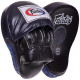 Лапа боксерська зігнута тренувальна шкіра FAIRTEX FMV9 24x19x5см 2штуки кольори в асортименті