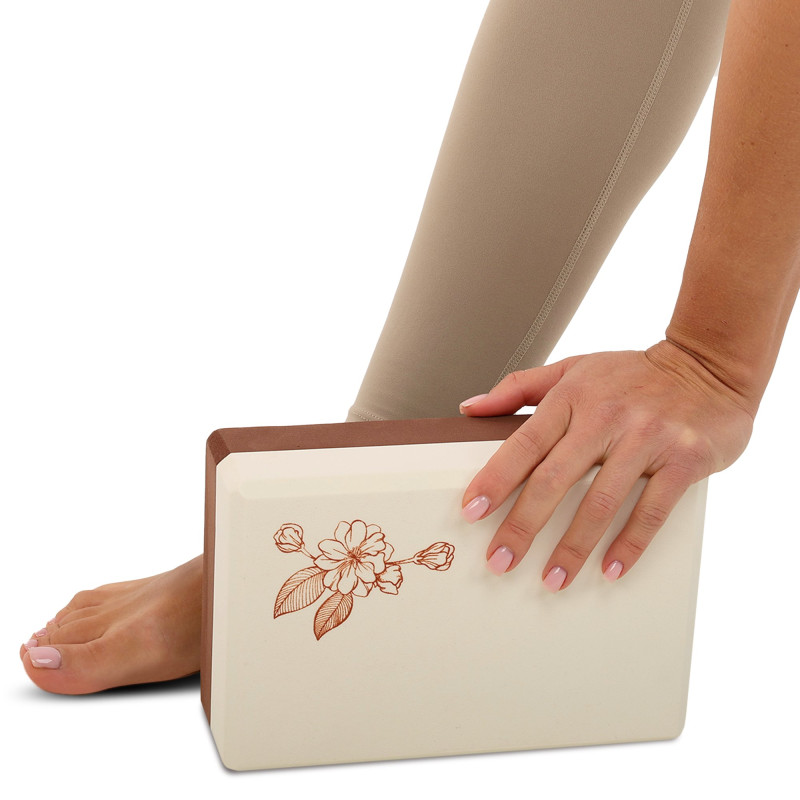 Блок для йоги двокольоровий BLOOM YOGA BRICK LB7041 кольори в асортименті