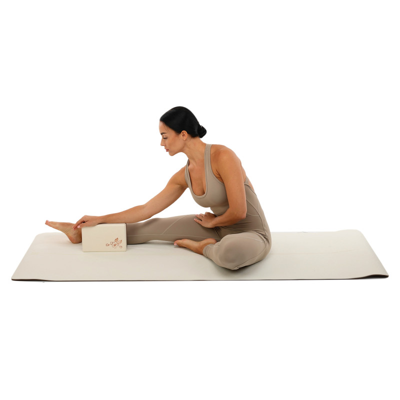 Блок для йоги двокольоровий BLOOM YOGA BRICK LB7041 кольори в асортименті