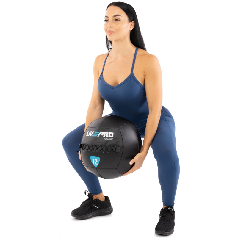 М'яч набивний медичний для кросфіту WALL BALL LiveUp LP8103-12 12кг чорний