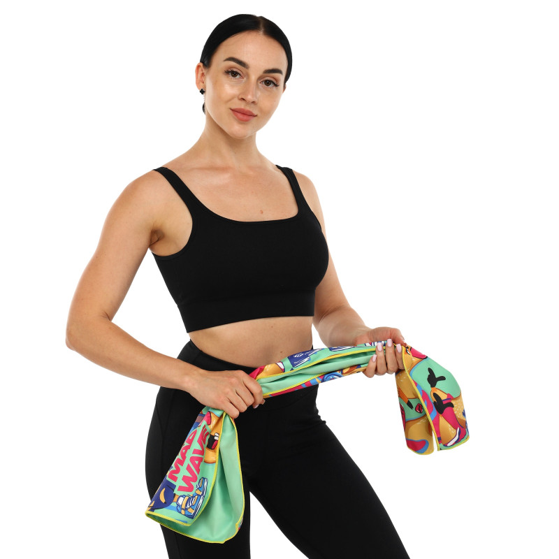Рушник спортивний з мікрофібри MadWave LLAMA M076103116W 80х40см зелений