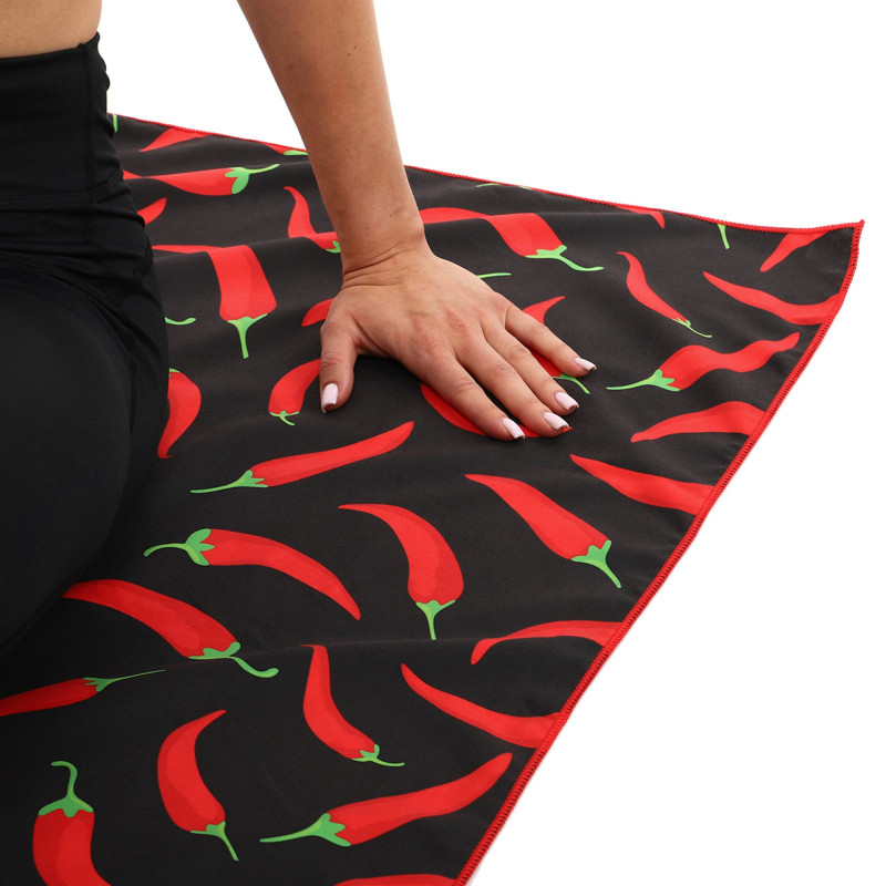 Рушник спортивний з мікрофібри MadWave SPICY M076304200W 140х80см чорний