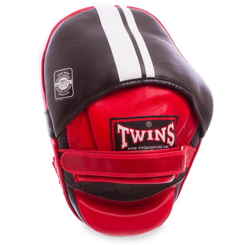 Лапа боксерська вигнута тренувальна шкіра TWINS PML14 27x20x10см 1штука кольори в асортименті