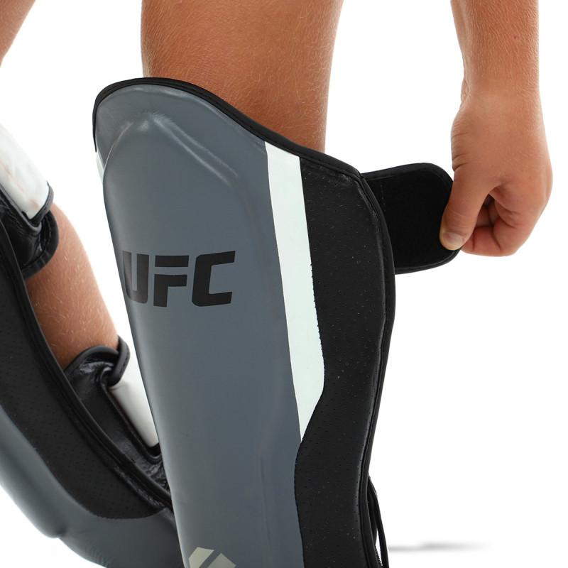 Захист гомілки та стопи Муай Тай, ММА, Кікбоксинг шкіряний UFC PRO Training UHK-69981 S-M срібний-чорний