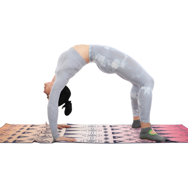 Килимок рушник для йоги з мікрофібри нековзний 4Monster YOGA TOWEL Y-YGT 186x75см кольори в асортименті